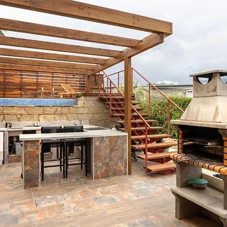 Luxury 3 Beds Inside فيلة